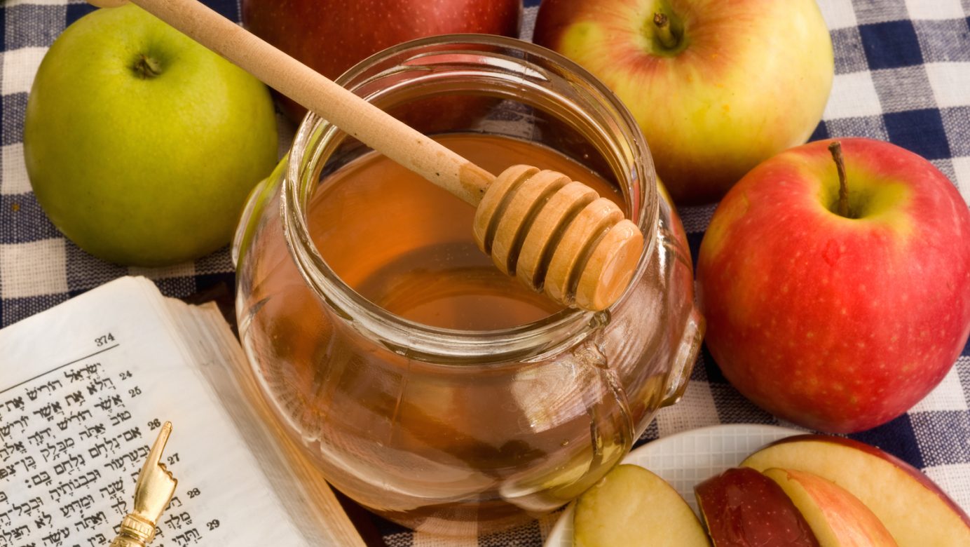 Visiting the Tasty Traditions of Rosh Hashana The Front Page Online